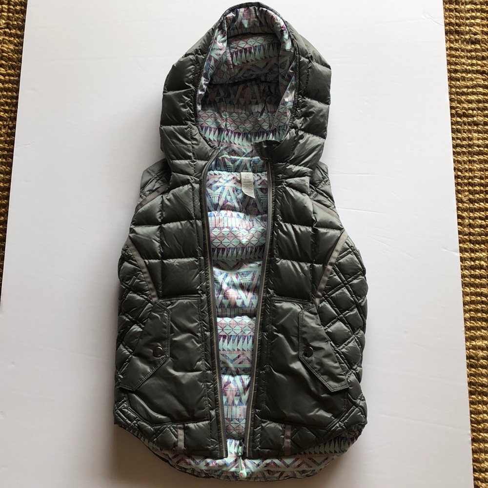 A puffer vest🌊